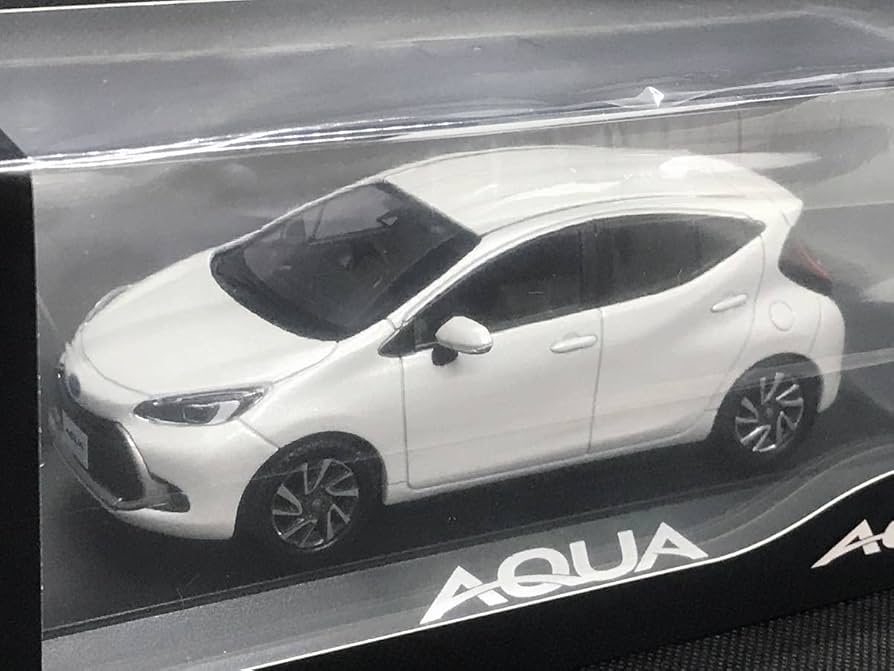Amazon | トヨタ 新型アクア AQUA カラーサンプル 1/30ミニカー