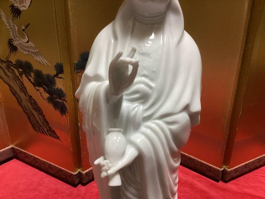 Amazon.co.jp: 鍋島焼 白磁 観音像 立像 置物 大五作 共箱入 : ホーム