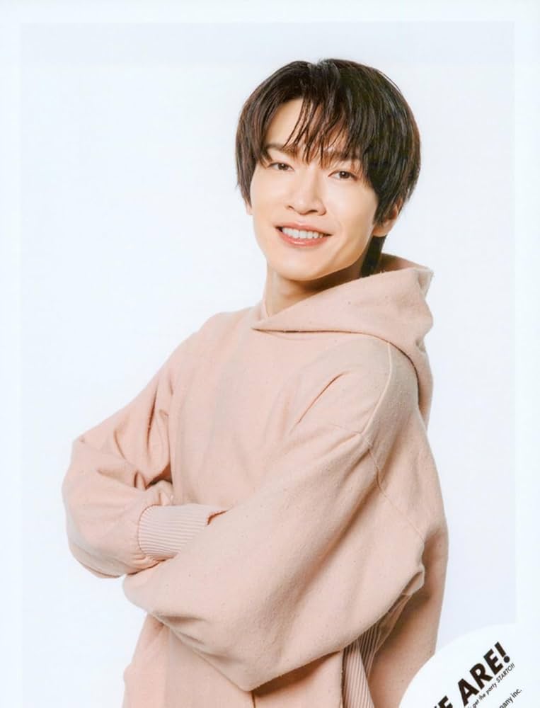 Amazon.co.jp: Snow Man 公式 生 写真（深澤辰哉）SM03321 : ホビー