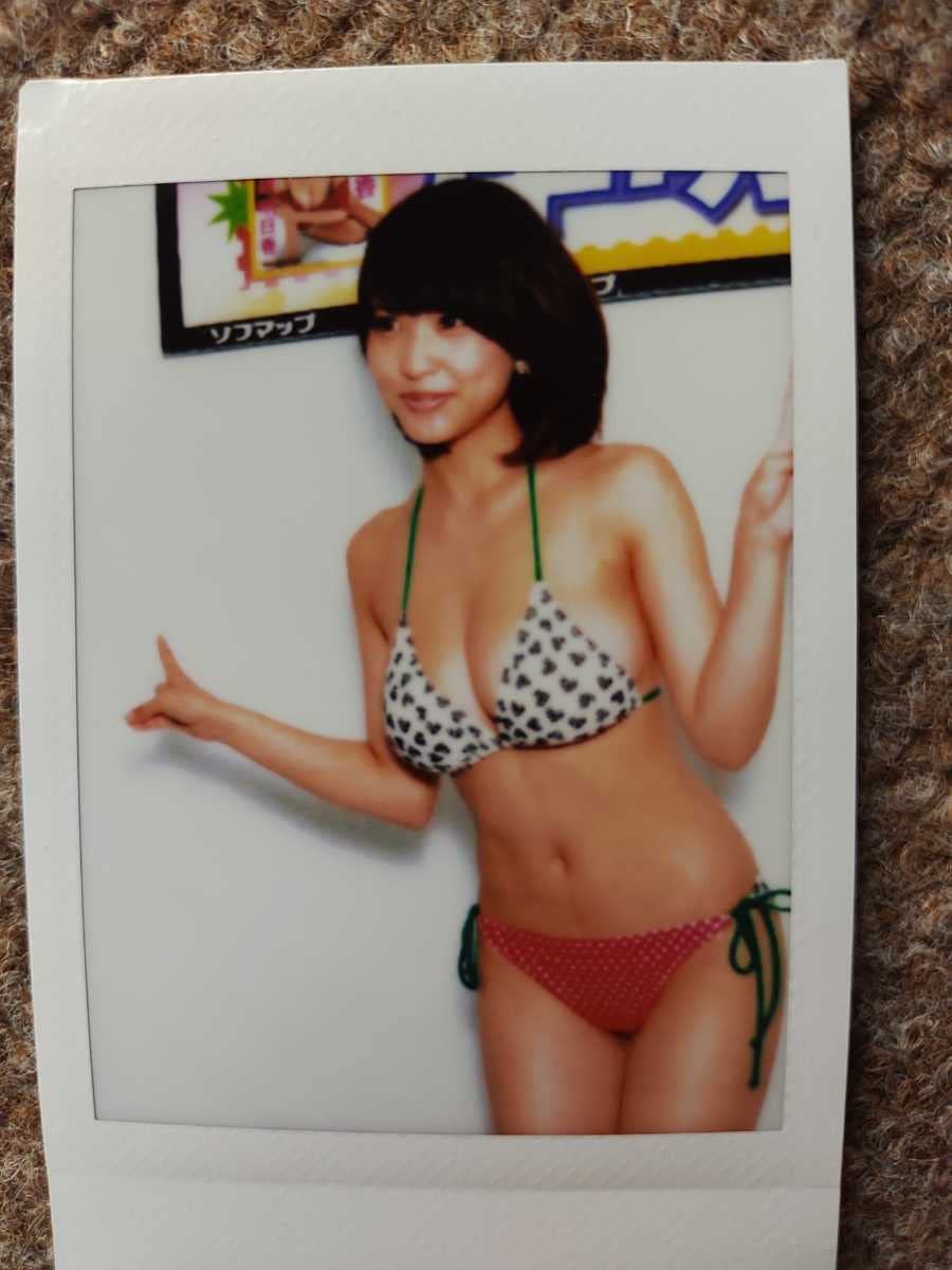 Amazon.co.jp: 岸明日香 チェキ(写真)1 : おもちゃ