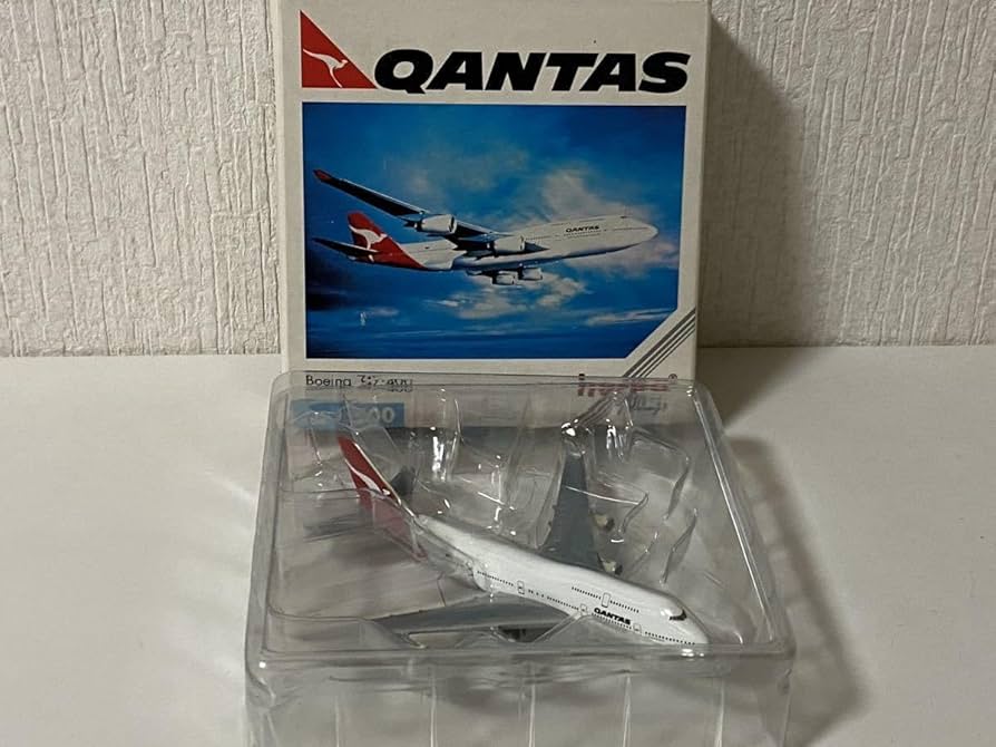 Amazon | ヘルパ ウィングス 1/500 クアンタス航空 ボーイング 747-700