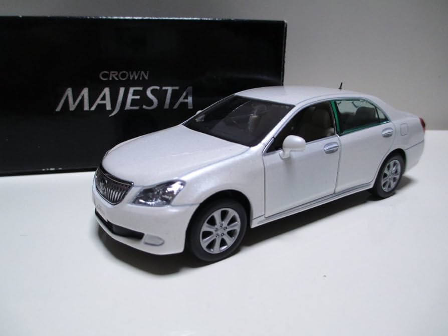 Amazon.co.jp: 1/30 トヨタ クラウンマジェスタ 200系 CROWN MAJESTA