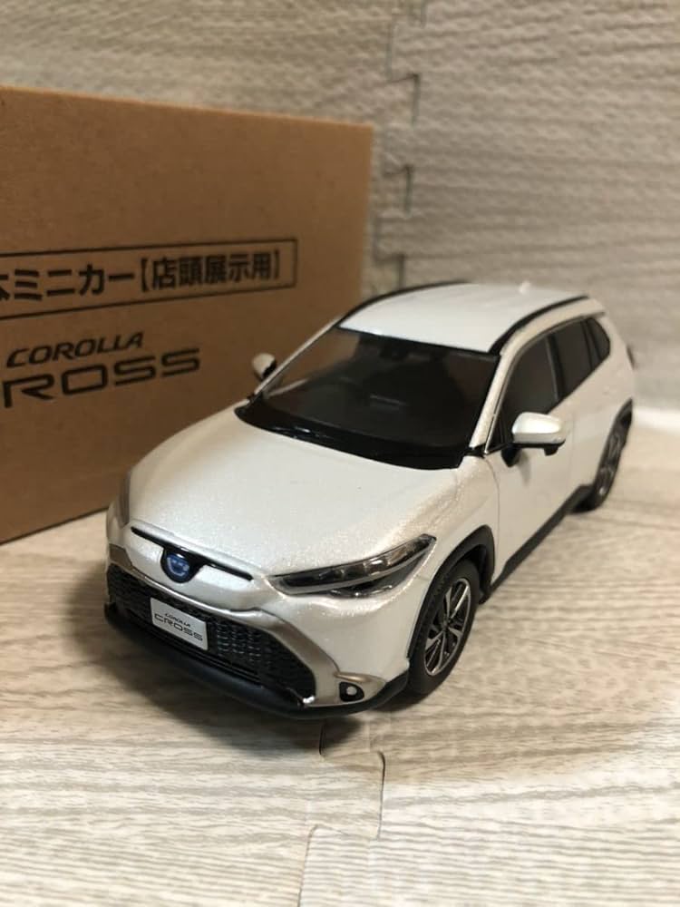Amazon.co.jp: 1/30 ミニカー 新型カローラクロス COROLLA CROSS