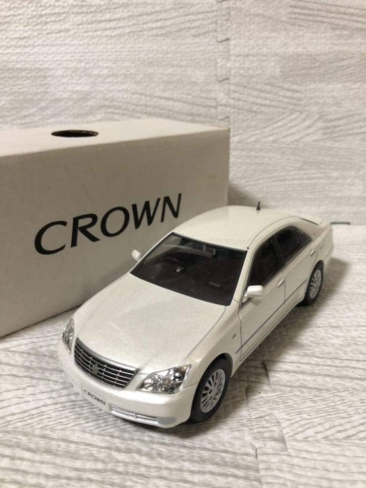 Amazon.co.jp: 1/30 トヨタ クラウン ロイヤルサルーン ゼロクラウン