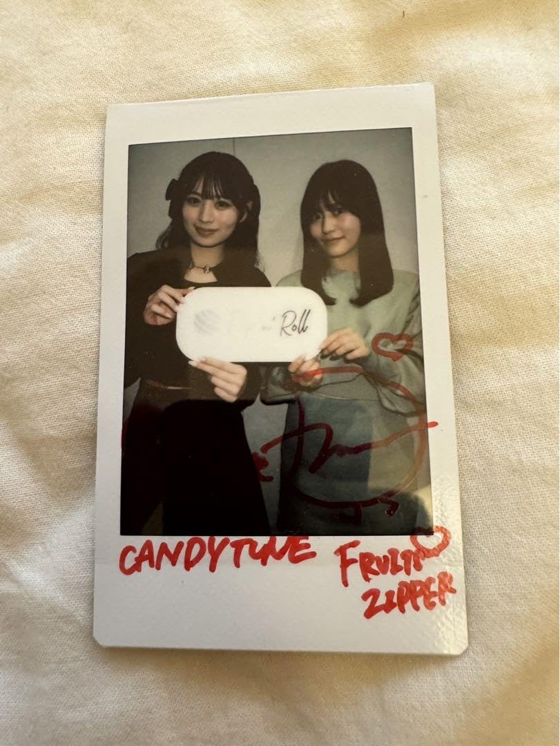 Amazon.co.jp: 月足天音 立花琴未 サイン入りペアチェキ : おもちゃ