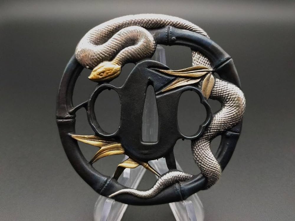 Amazon.co.jp: AFA18 刀鍔 竹蛇の図 銅製 透かし 日本刀装具 刀の鍔