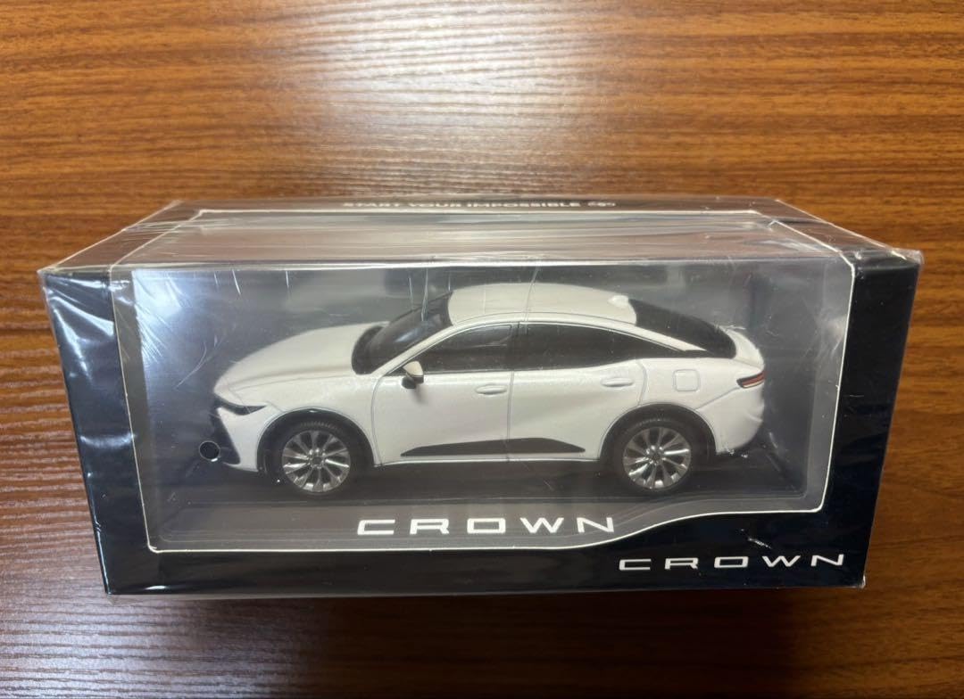 Amazon.co.jp: トヨタ 新型クラウン クロスオーバーZ ミニカー