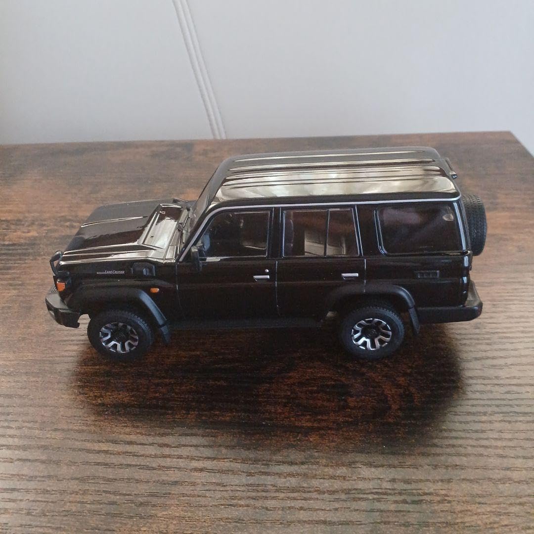 Amazon.co.jp: ランクル70ミニカー 色見本 アティチュードブラック