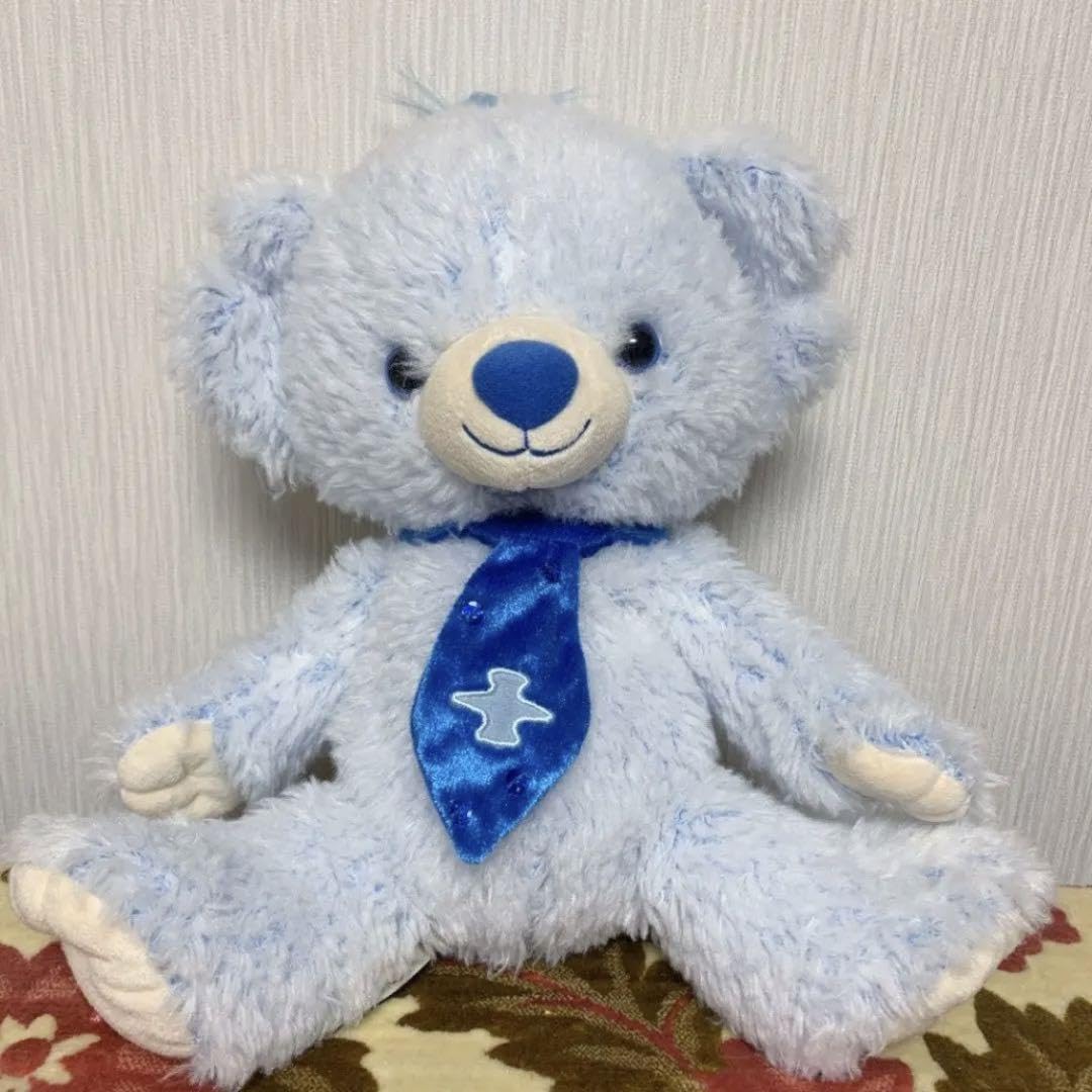 ユニベアシティのぬいぐるみ、ぬいぐるみバッチのセット（ブルー、パイ