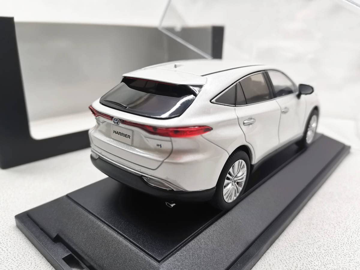 Amazon | 1/30 ミニカー ハリアー HARRIER 80系 4代目 ホワイト