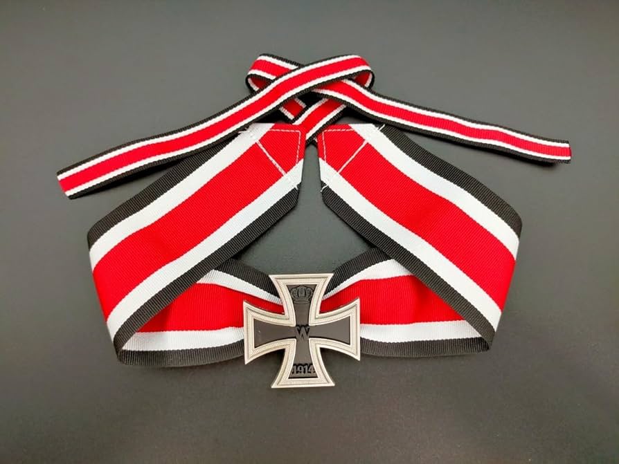 Amazon.co.jp: ドイツ帝国 鉄十字勲章 1914年章 赤 レプリカ品 : おもちゃ