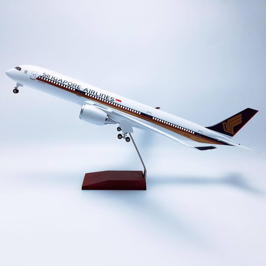 Singapore Airlines (SIA, SQ) AirBus A350-900 Airplane Model (1:144