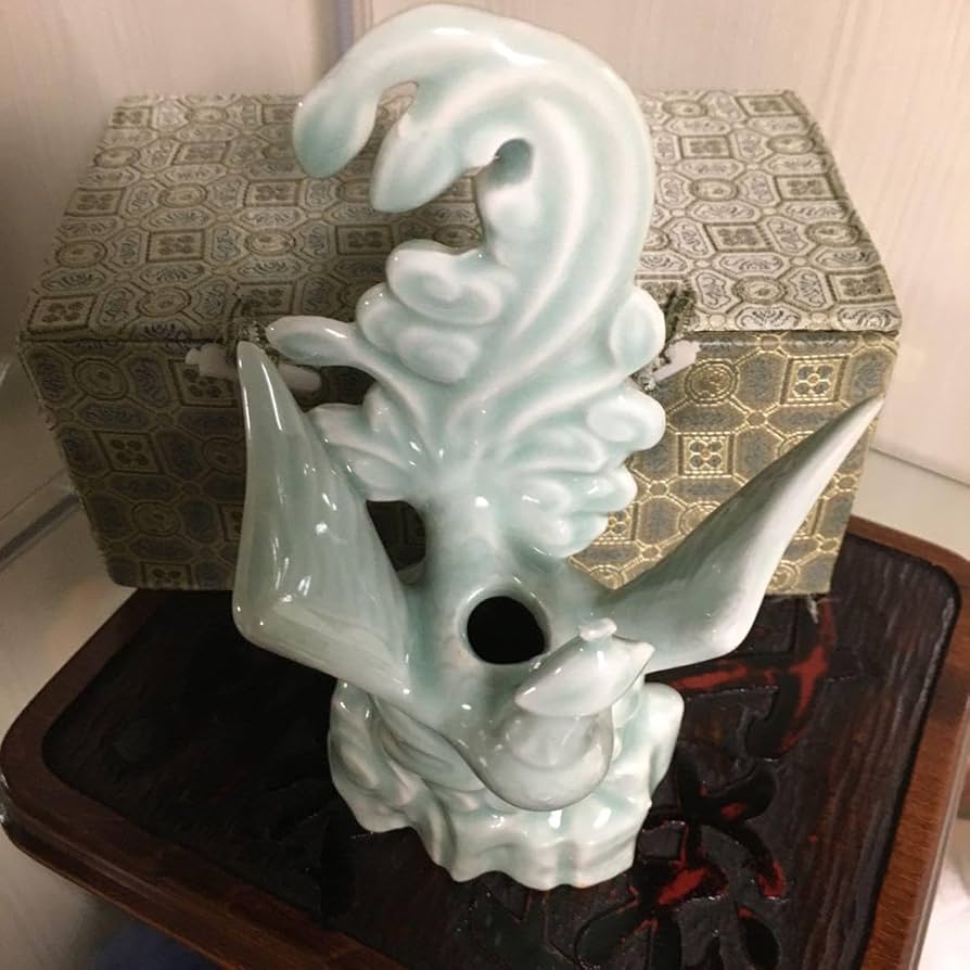 Amazon.co.jp: 箱付き 中国龍泉窯 青磁 鳳凰 一輪挿し 花器 花瓶