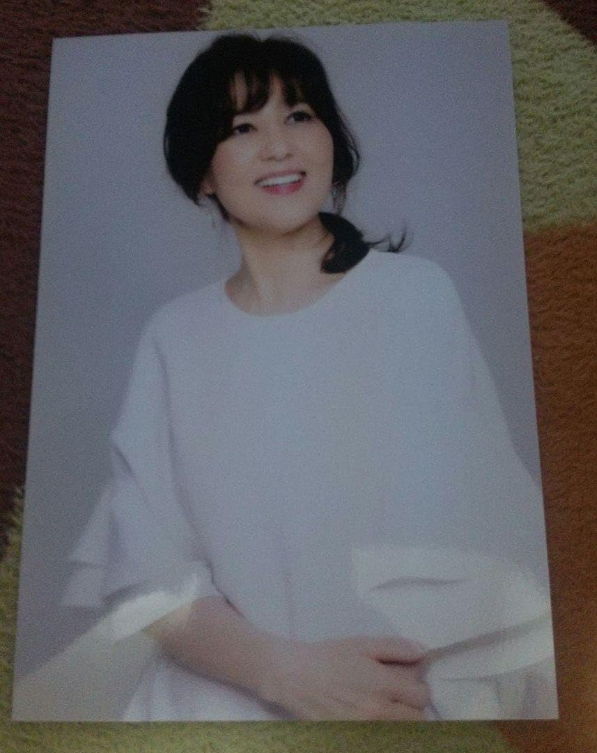 Amazon.co.jp: 石野 真子さん2021年 2L判写真 3枚セット ファンクラブ