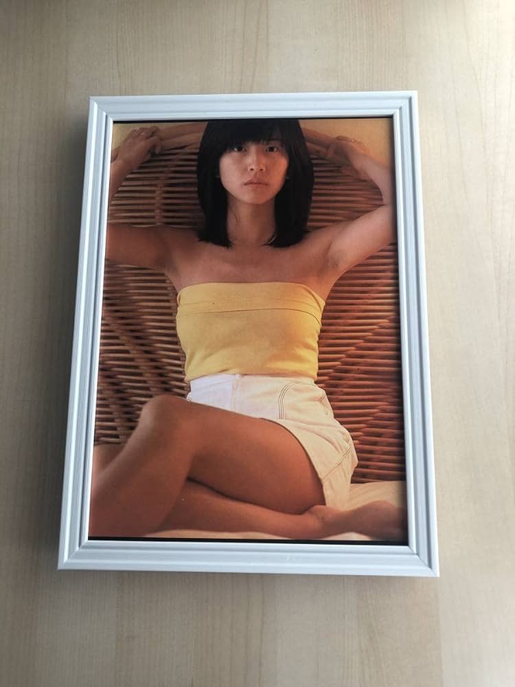 Amazon | kj 額装品 大場久美子 グラビア セクシー ワキ見せ 美乳 貴重