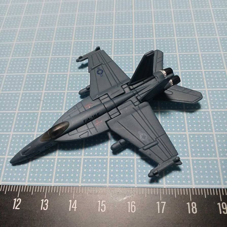 Amazon | フルタ チョコエッグ 戦闘機シリーズ ボーイング F/A-18E