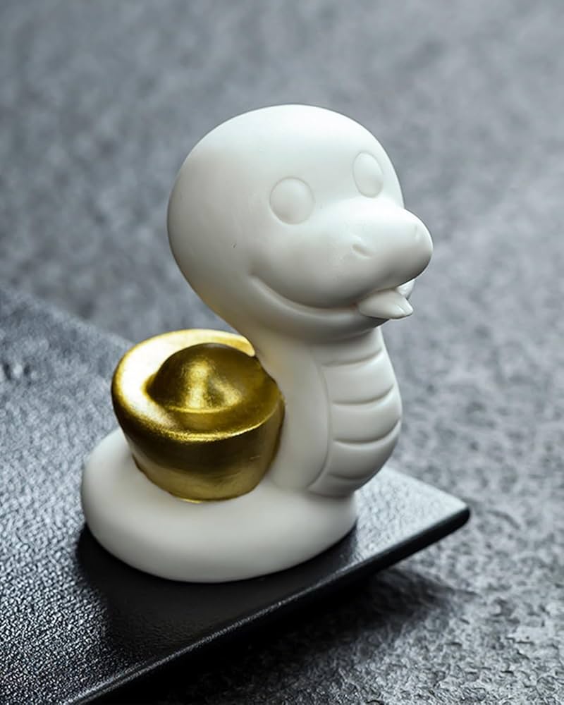 Amazon.co.jp: 白へび 蛇の置物 かわいい へび 干支 置物 巳年 金運