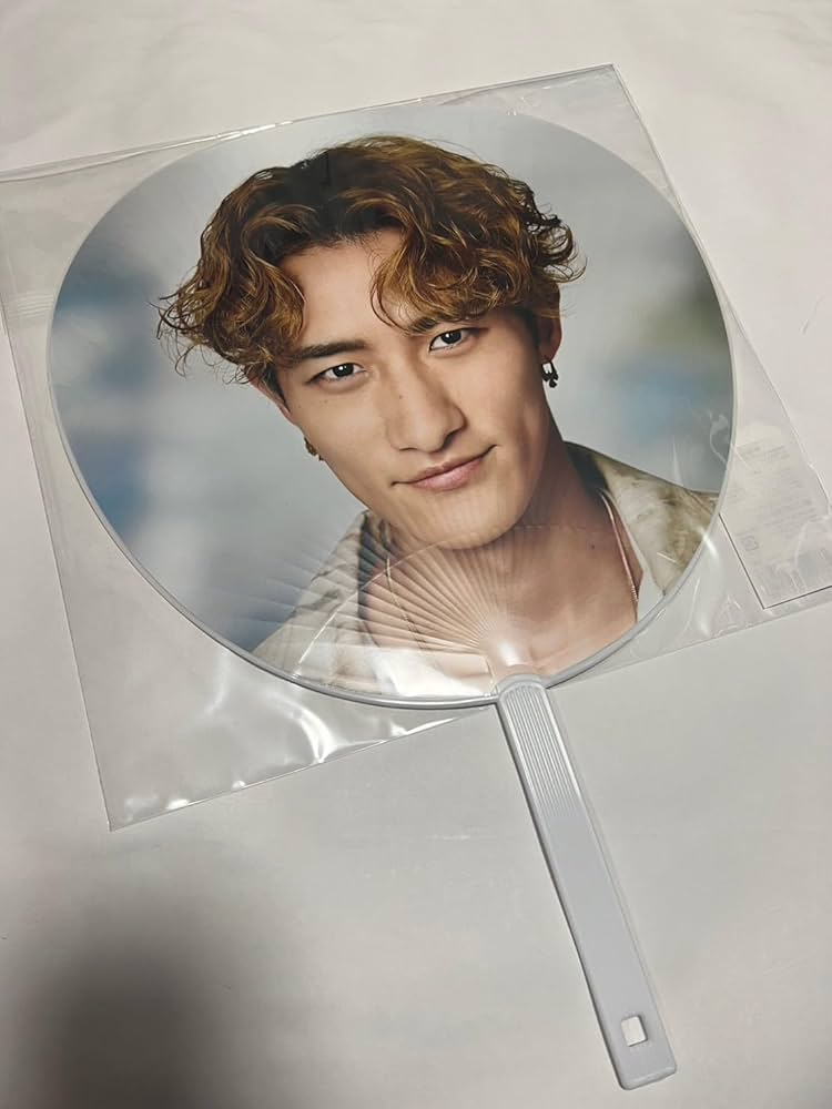 Amazon.co.jp: 岩本照 ジャンボうちわ RAYS SnowMan Dome Tour 2024