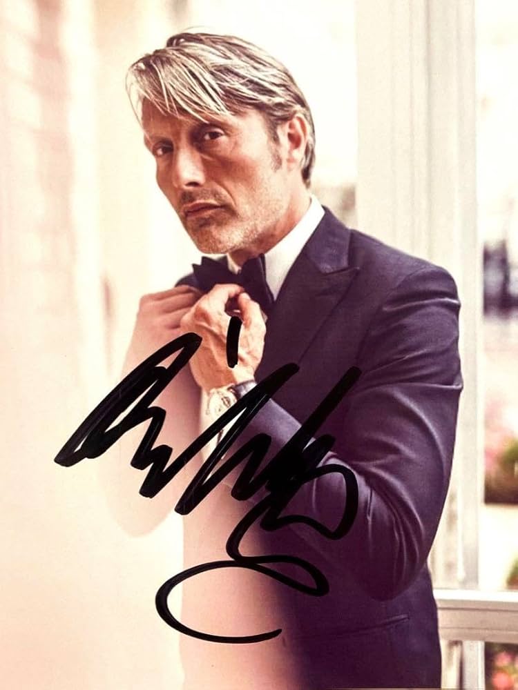 Amazon.co.jp: マッツミケルセン直筆サイン入り2Lサイズ写真…Mads