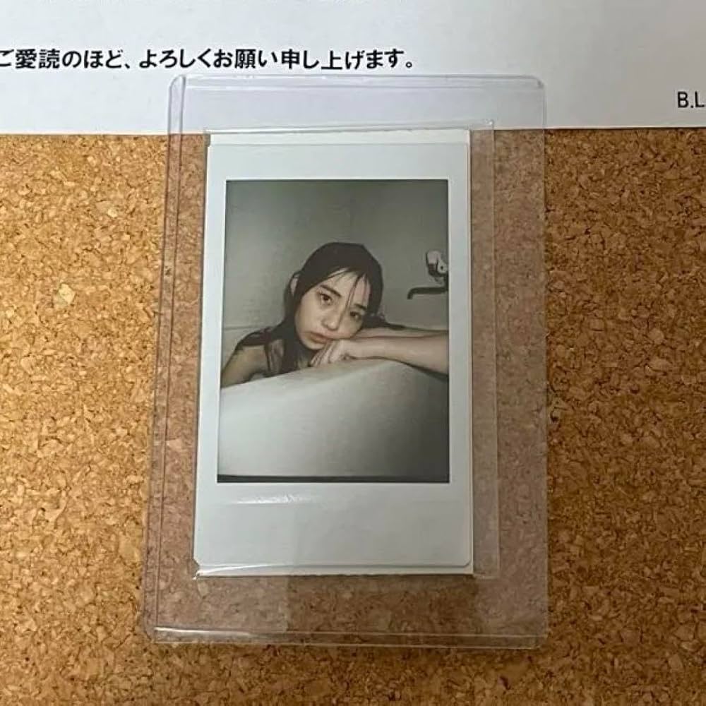 Amazon.co.jp: 菊地姫奈 カレンダーブック 抽選 当選品 チェキ B.L.T.