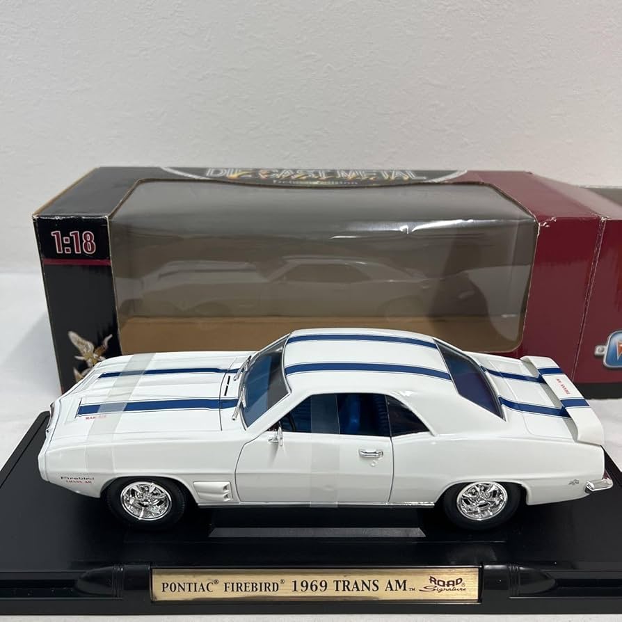 Amazon | ROAD Signature 1/18 Pontiac Firebird Trans Am 1969年