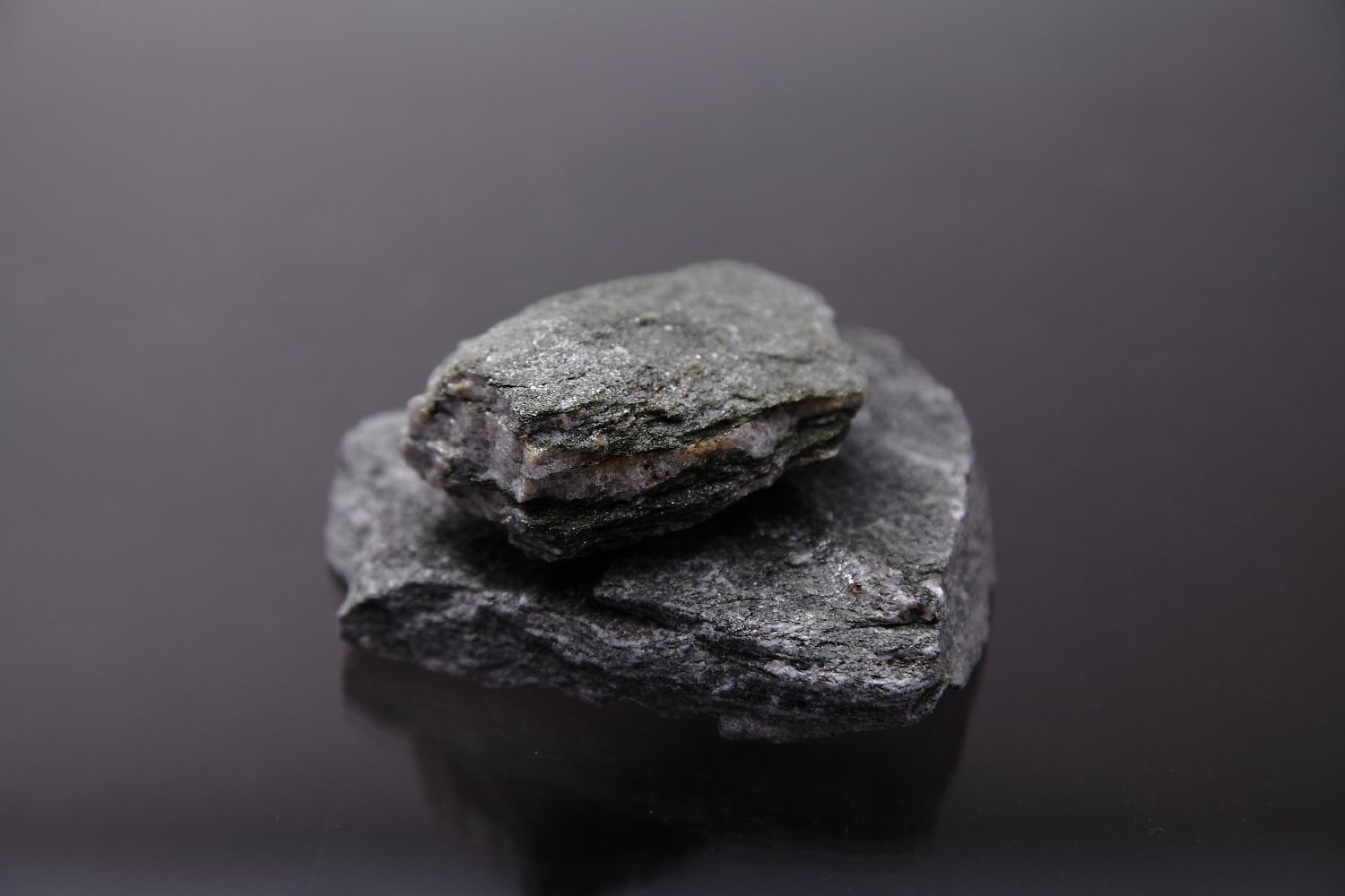 Amazon.co.jp: バドガシュタイン鉱石 700g 玉川温泉 北投石 ラジウム