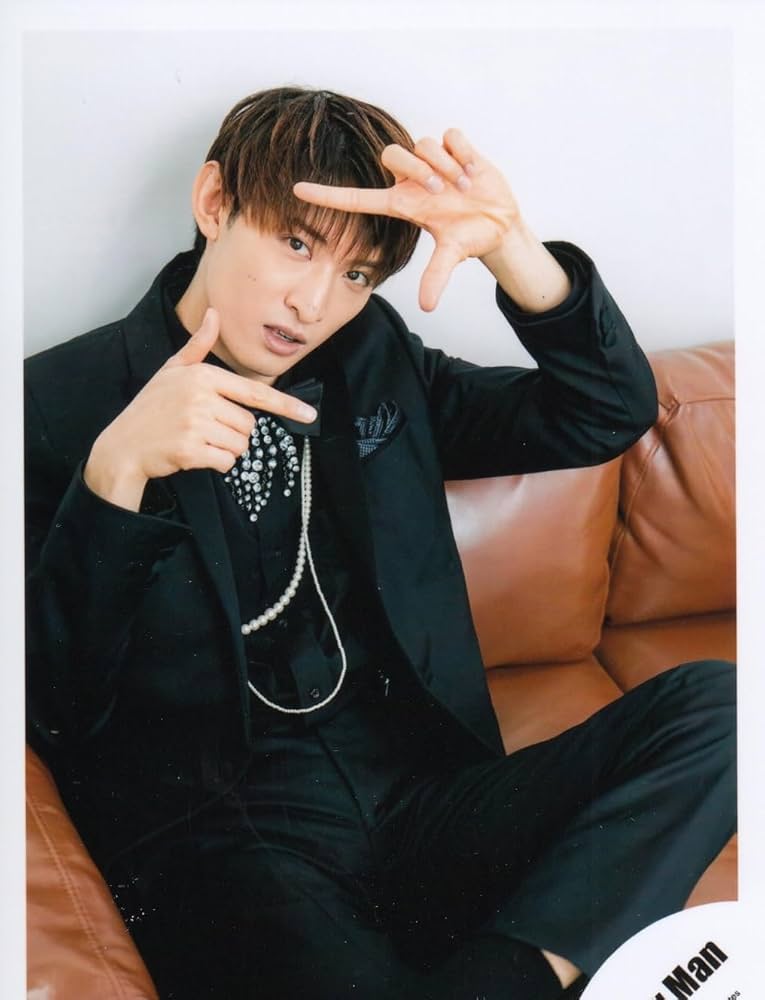 Amazon.co.jp: Snow Man 公式 生 写真（向井康二）SM01191 : おもちゃ