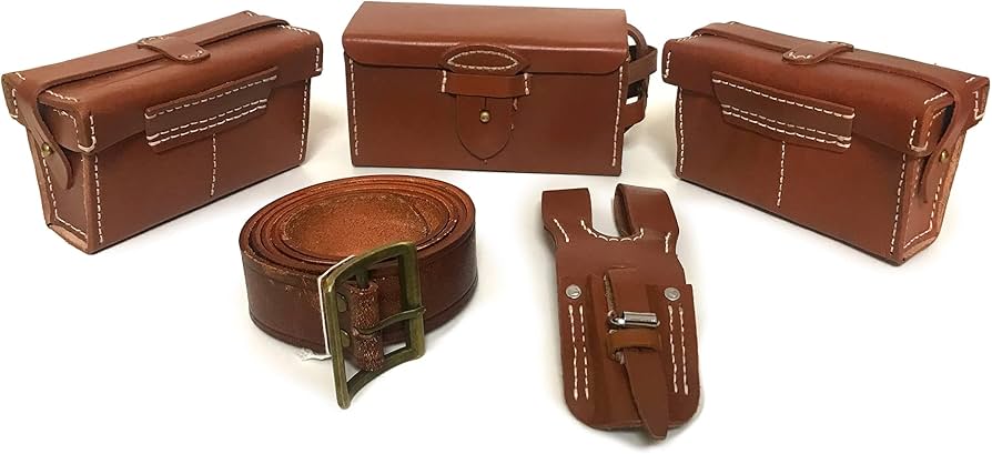 Amazon.co.jp: 日本軍三八式弾薬盒 後期型 帯革 三十年式銃剣差 三八式