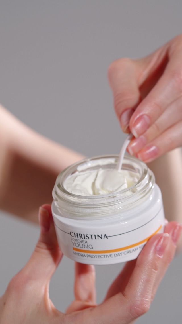 Amazon.com: Christina Forever Young Hydra Protective Day Cream SPF
