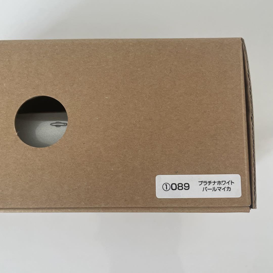 Amazon.co.jp: トヨタ bZ4X ミニカー カラーサンプル プラチナホワイト