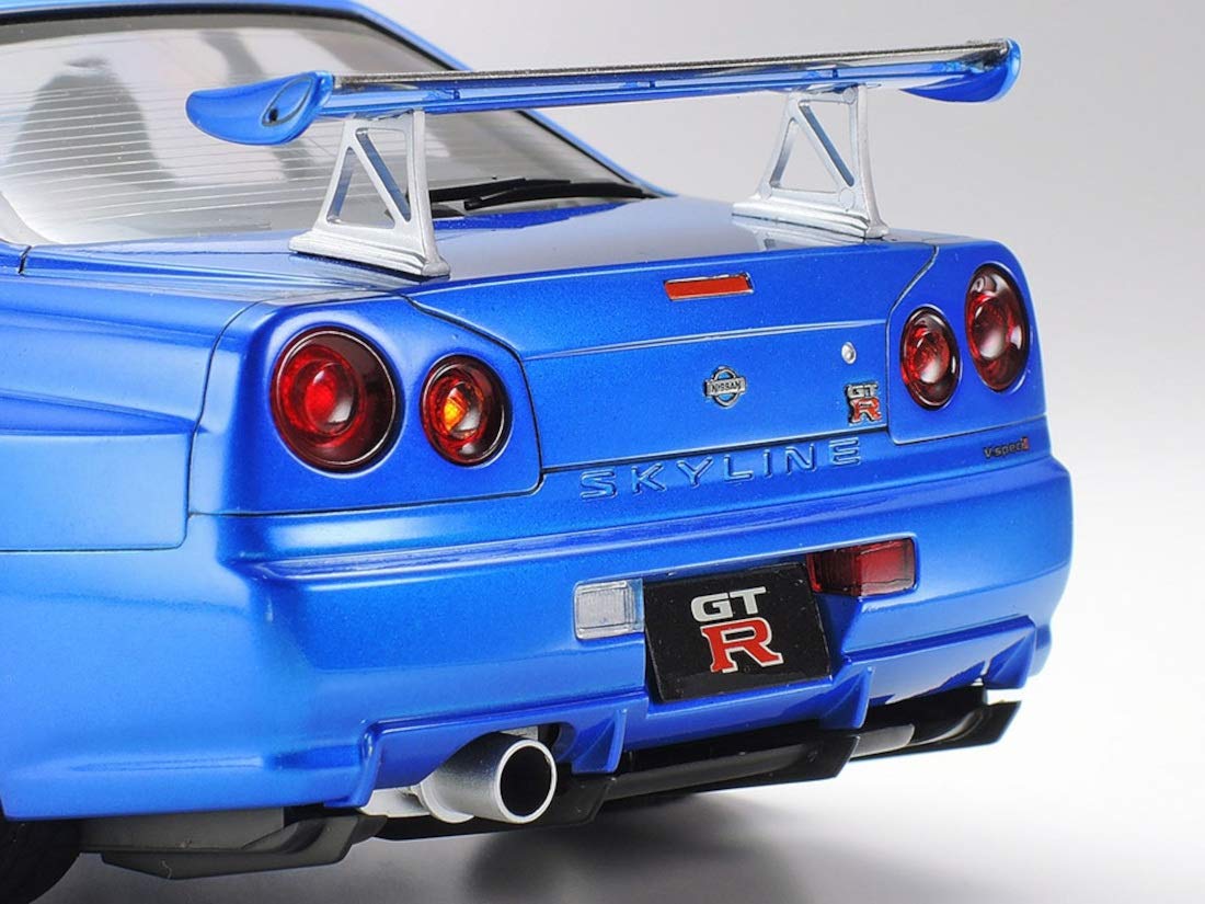 Amazon.com: Tamiya Nissan Skyline GT-R R34 V-Spec II 1/24 Scale