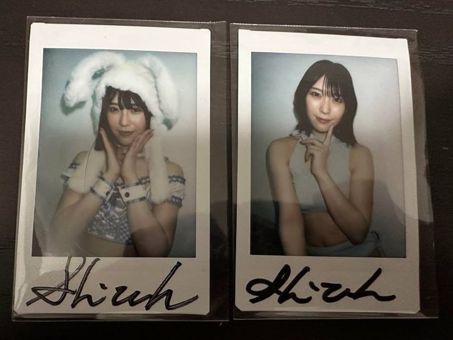 Amazon.co.jp: 瀧本雫葉 直筆サイン入りチェキ 2枚セット : おもちゃ