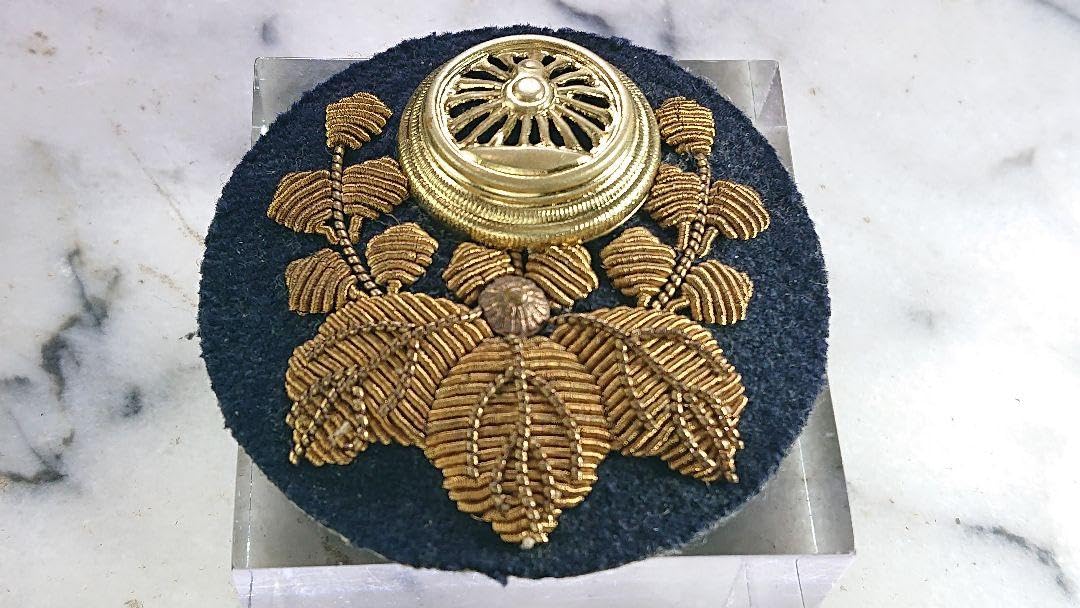 Amazon.co.jp: 日本国有鉄道JNR国鉄2号用帽章動輪車輪桐紋章限定頒布品