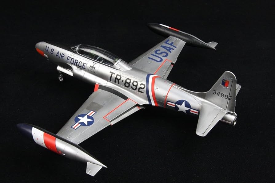 Amazon | グレートウォールホビー 1/48 T-33A シューティングスター