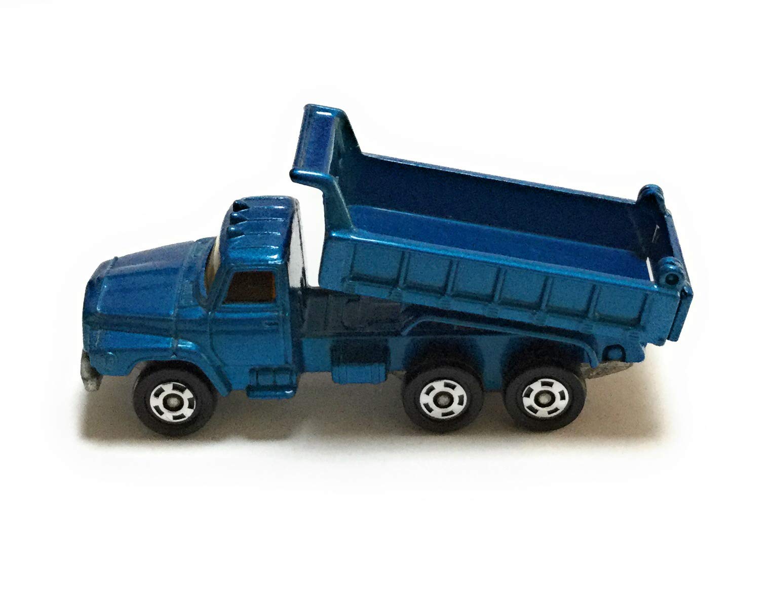 Amazon | トミカ 日本製 16 日産 ディーゼル ダンプトラック 1/102 赤