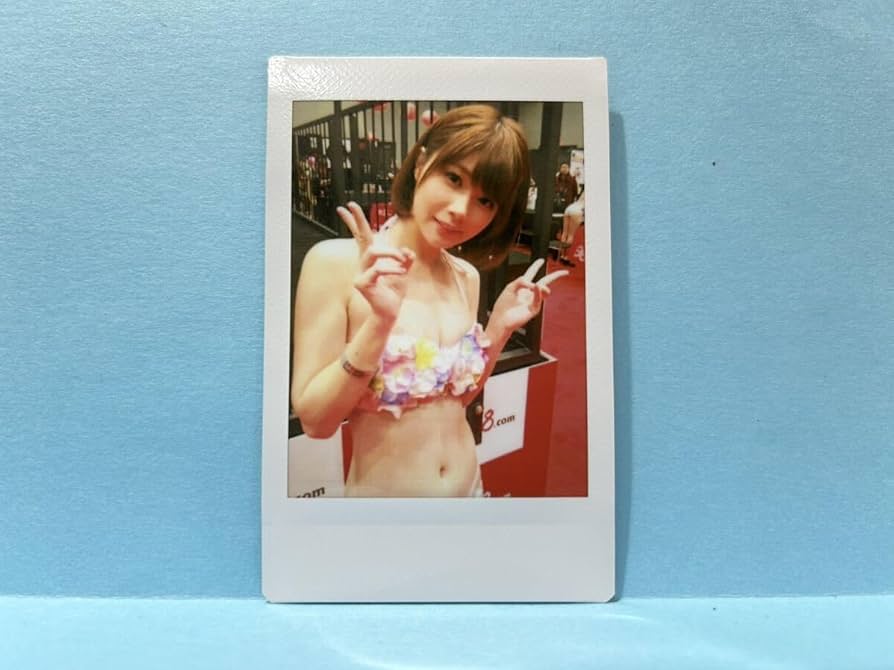 Amazon.co.jp: 伊東ちなみ チェキ 水着 下着 イベント31 : ファッション