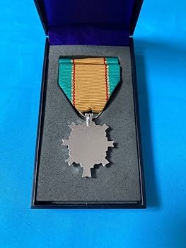 Amazon.co.jp: 自衛隊 第五級 防衛功労章第14号 防衛記念章