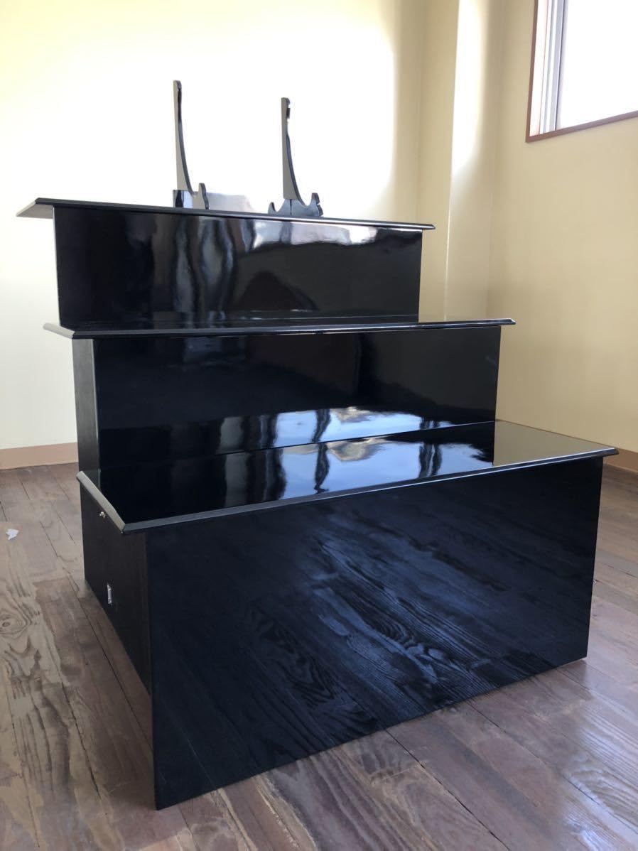 Amazon.co.jp: 黒塗三尺三段写真立付 1台 : ホーム＆キッチン