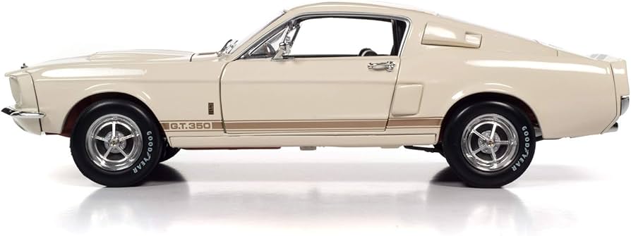 Amazon.com: American Muscle Shelby GT-350 1967 1:18 Scale Die-Cast