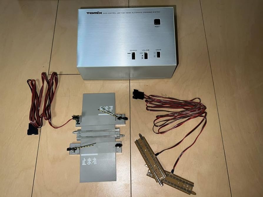 Amazon.co.jp: TOMIX Nゲージ 鉄道模型 5031 自動踏切セット（単線用