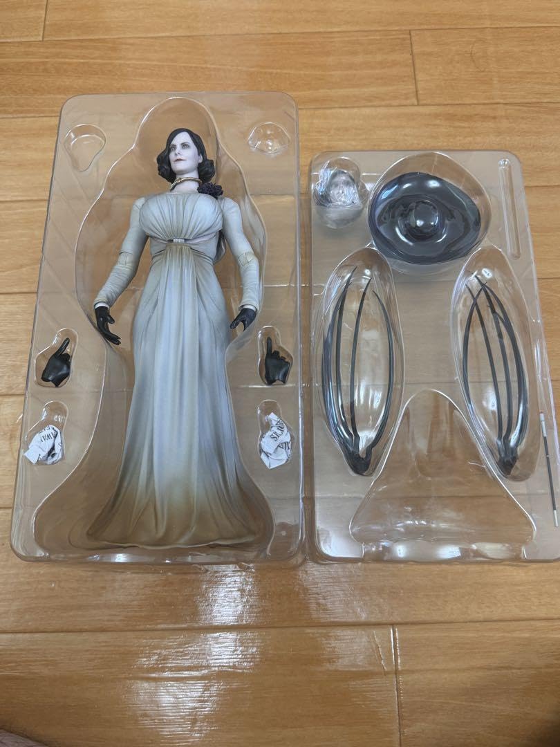 Amazon | オルチーナ・ドミトレスク フィギュア バイオハザード