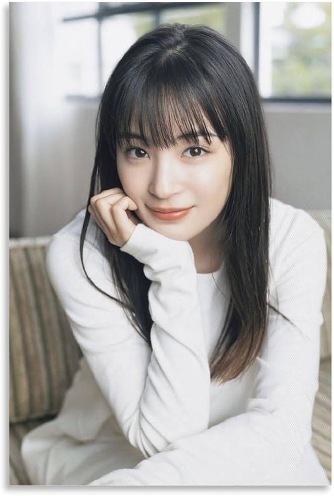 Amazon.co.jp: 広瀬 すず 女優写真 ポスター (8) キャンバス 芸術