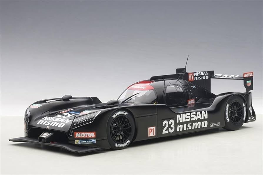 Amazon.com: Nissan GT-R LM Nismo 2015 Test Car #23 1/18 by Autoart