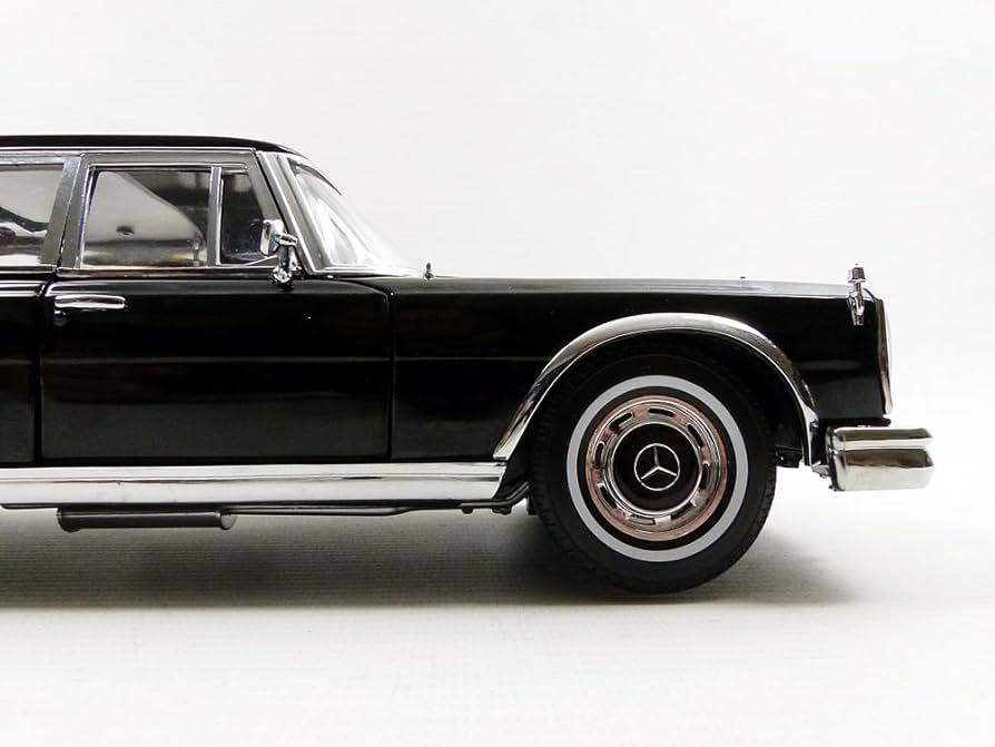 Amazon.co.jp: 1/18 サンスター Sun Star 1966 Mercedes-Benz 600