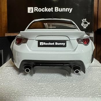Amazon.co.jp: 未展示品 オートアート 1／18 トヨタ 86 ロケットバニー