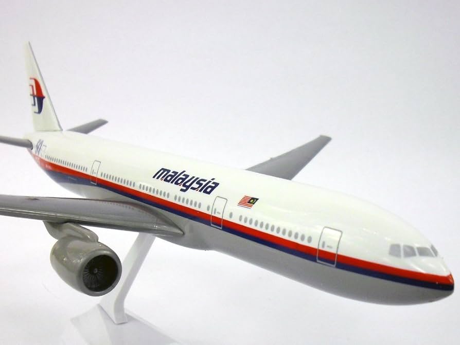 Amazon.com: Flight Miniatures Malaysia Airlines 50th Ann. Boeing