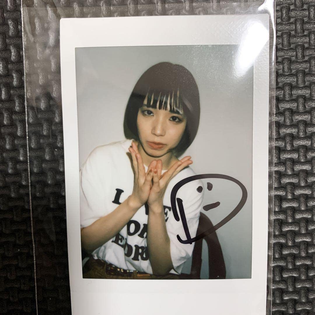 Amazon.co.jp: BiSH ペドロ アユニD 直筆サイン入りチェキ : おもちゃ