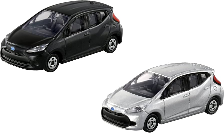 Amazon | 【2点セット】トミカ No.34 トヨタ アクア 初回版 ＆ 通常版