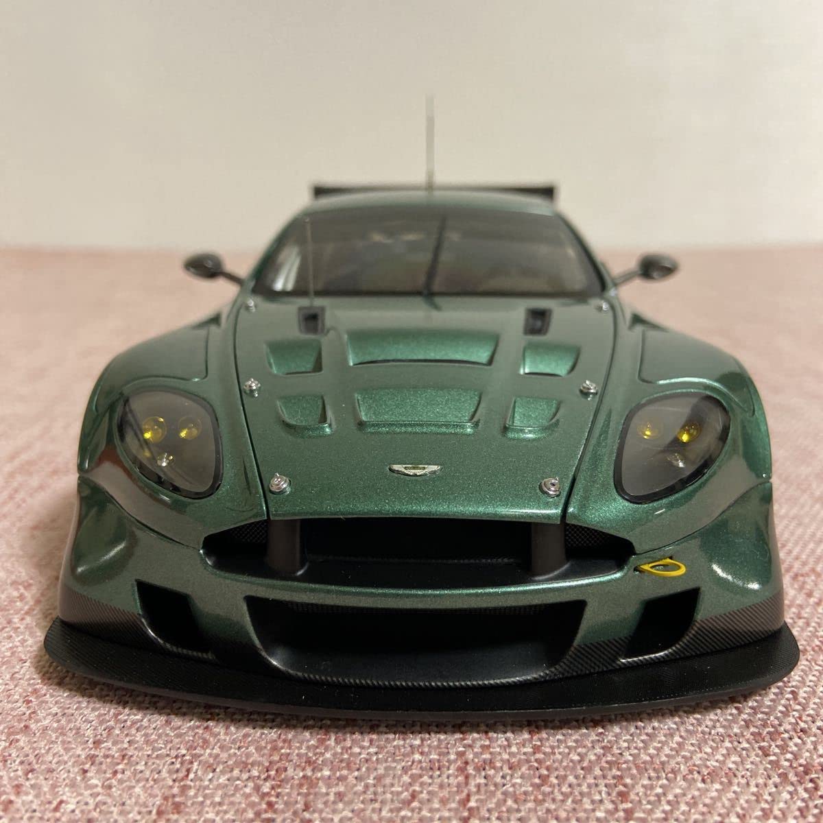 Amazon | オートアート／AUTOart：1/18 アストンマーチン／Astnn