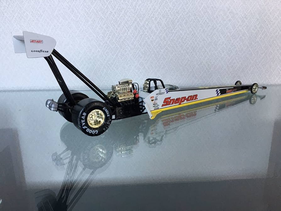 Amazon | 1/24 スナップオン ドラックスター ミニカー ACTION Snap-on